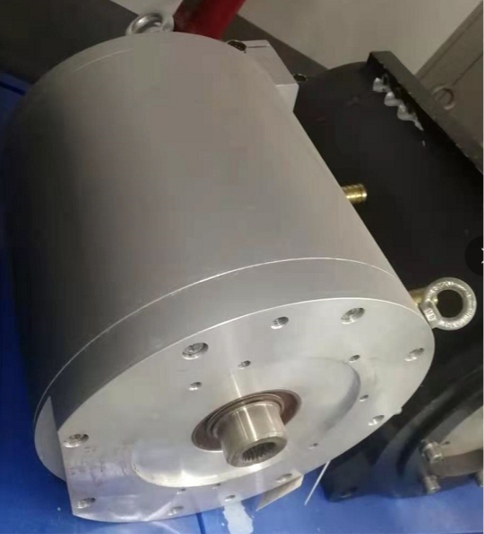 驅(qū)動電機(jī)